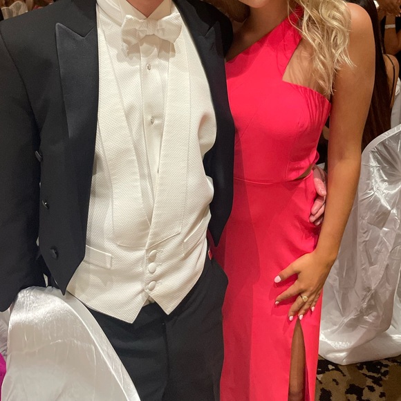 Aidan Maddox gown - Picture 3 of 3